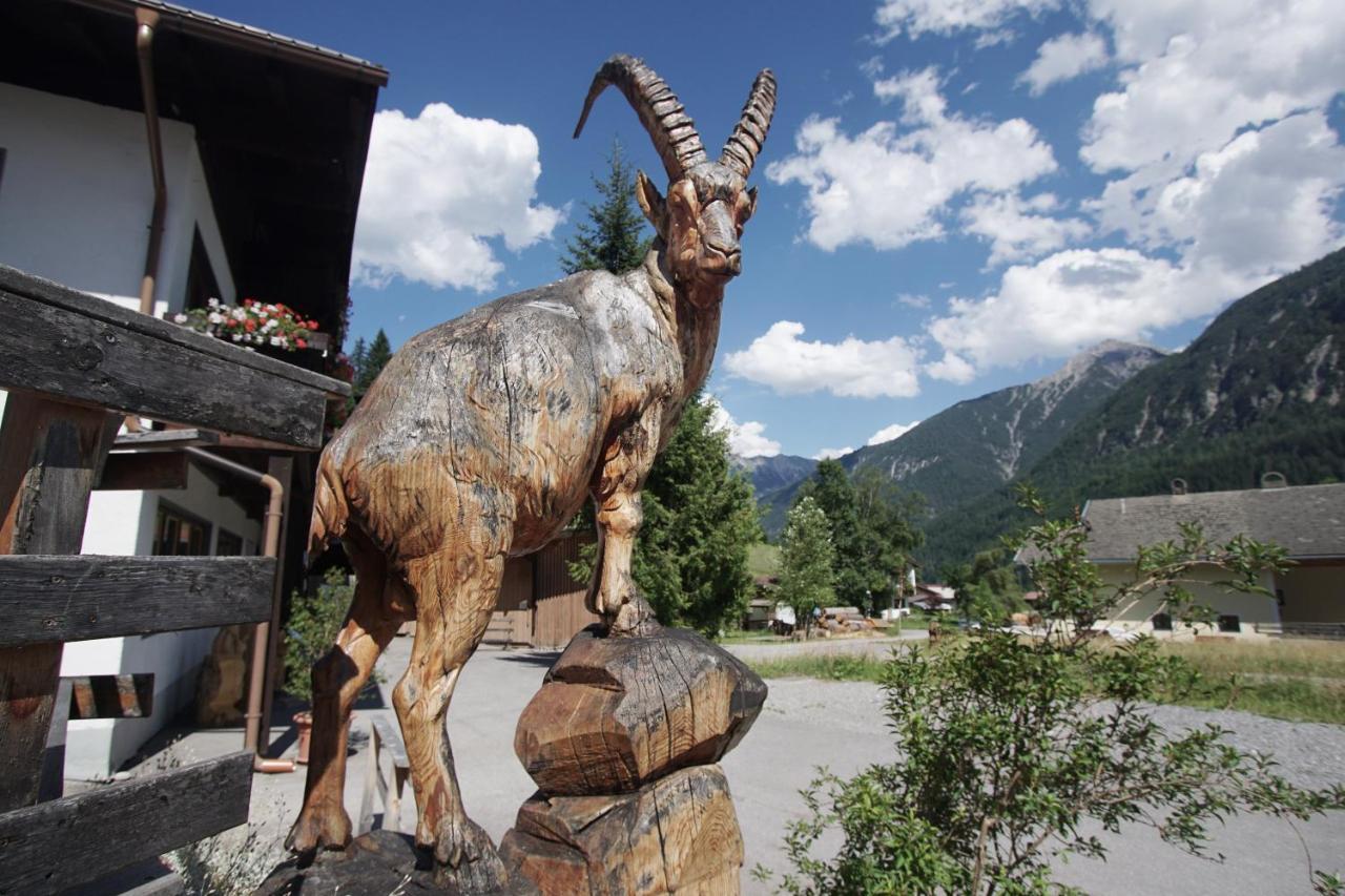 Haus Walch Bed & Breakfast Elbigenalp Exterior photo